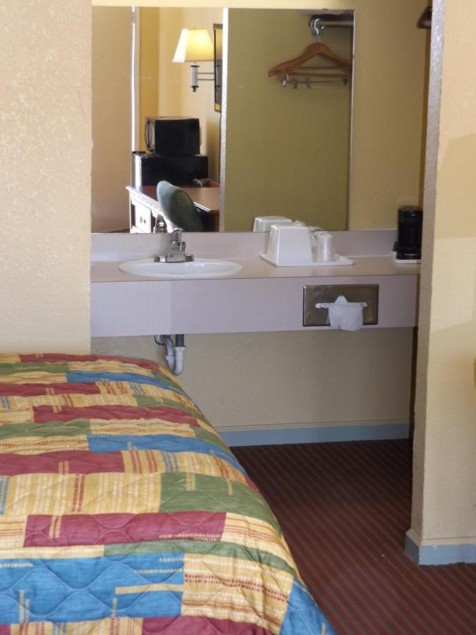 Regency Inn Concordia Dış mekan fotoğraf